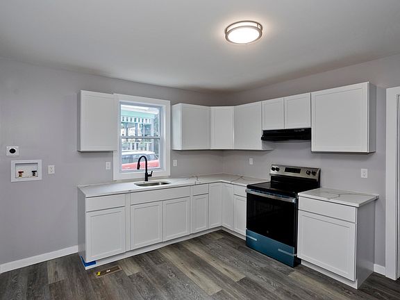 5th image of 12 School St