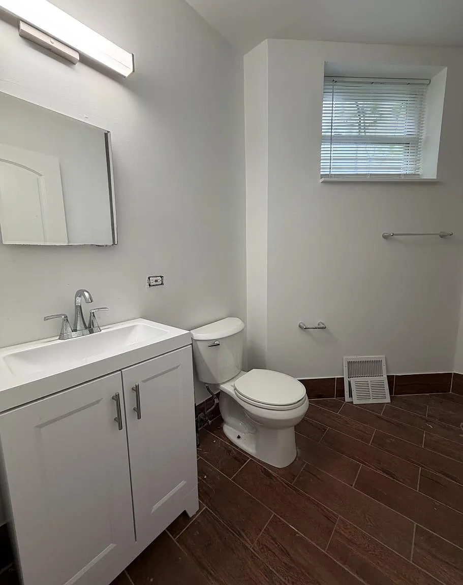 4832 North Winthrop Avenue #1R — Photo 3