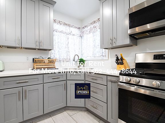 3rd image of 10142 Flallon Ave