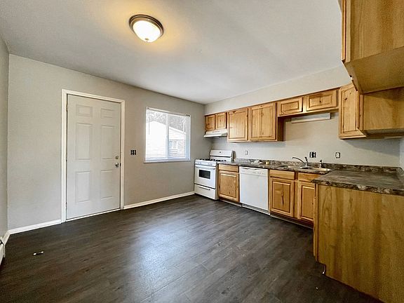 4th image of 1921 Farragut St SW #8