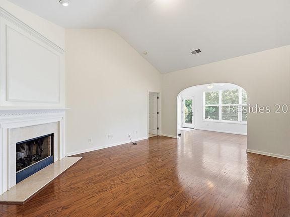 4th image of 14 Trotters Circle