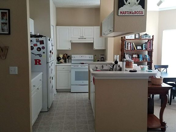 3rd image of 511 Arbor Lakes Cir