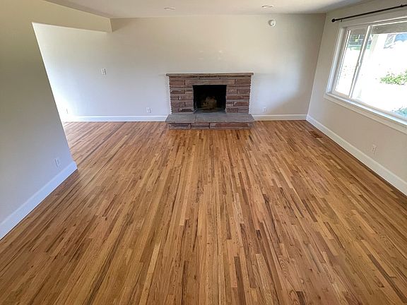 3rd image of 2851 E Maurice Dr