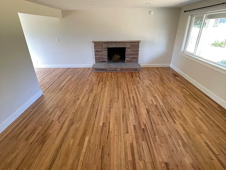 2851 E Maurice Dr — Photo 3