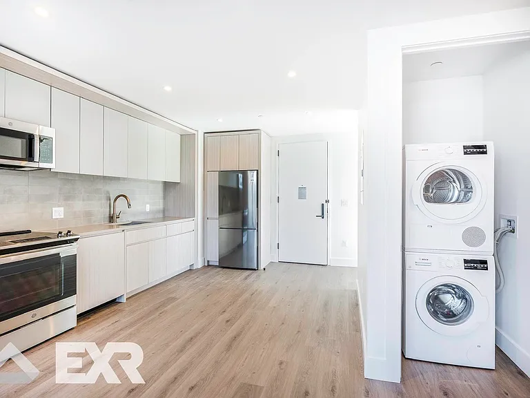 210 Clarkson Ave #518 — Photo 8