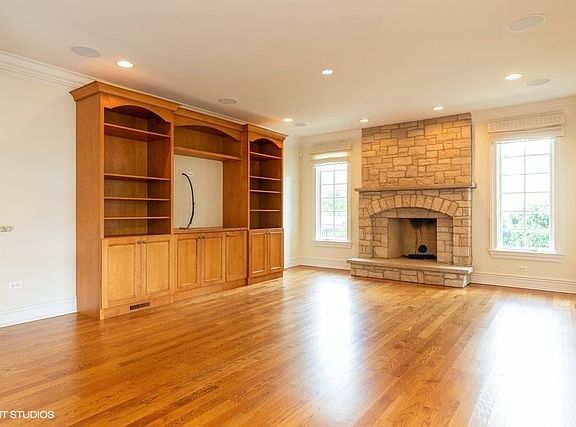 4th image of 301 Blackstone Ave