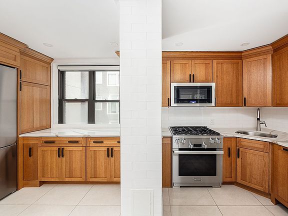 2nd image of 50 Park Ave APT 8A