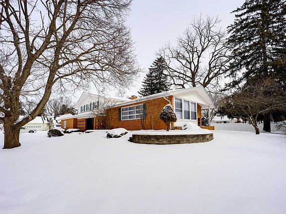 3rd image of 700 Morningside Cir