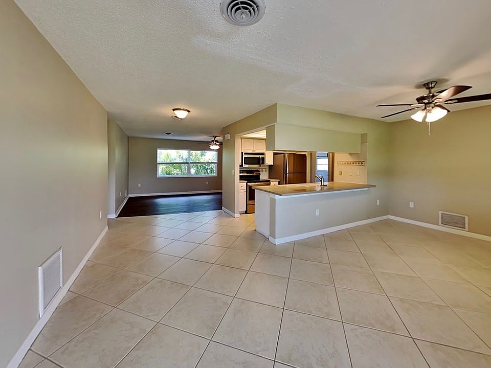 1st image of 36 Oakland Hills Pl