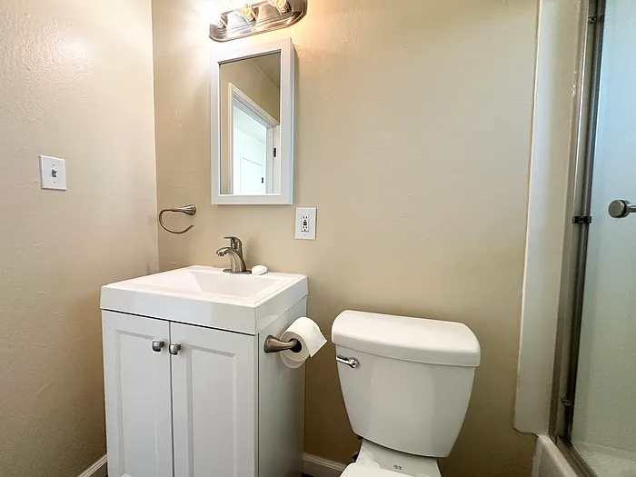 1320 Sheridan Ave — Photo 15