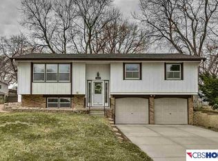 4824 S 106th Cir, Omaha, NE 68127