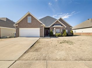 1406 N Latisha Ln, Siloam Springs, AR 72761
