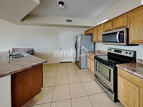 3rd image of 9817 E Escondido Ave
