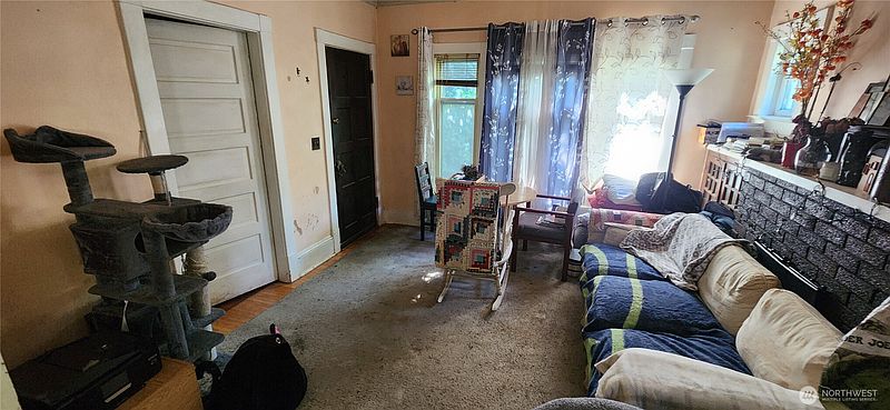 3rd image of 1016 NE 69th Street
