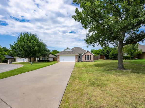 1528 Oak Tree Cir, Weatherford, TX 76086