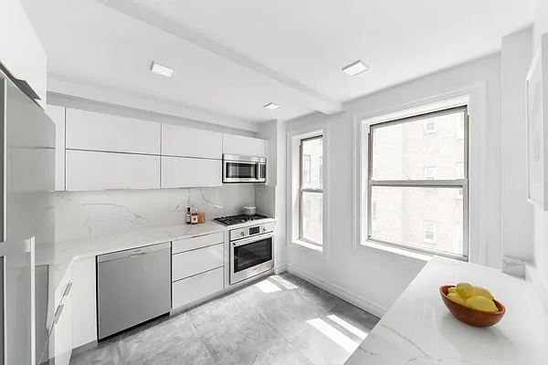 Sold by Compass | media 3