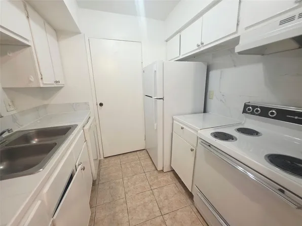 12511 Ashford Meadow Dr APT C, Houston, TX 77082