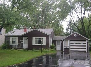 5523 Berkley Dr, Waterford, MI 48327