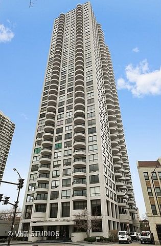 1st image of 2020 N Lincoln Park W APT 32E