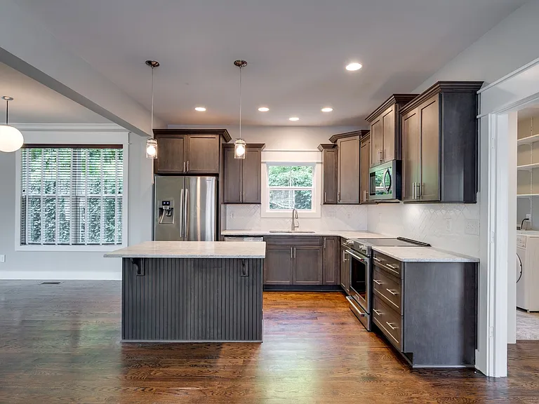 700A Eastland Ct — Photo 10
