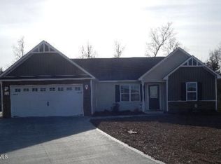 118 Heavens Gate Dr, Jacksonville, NC 28546