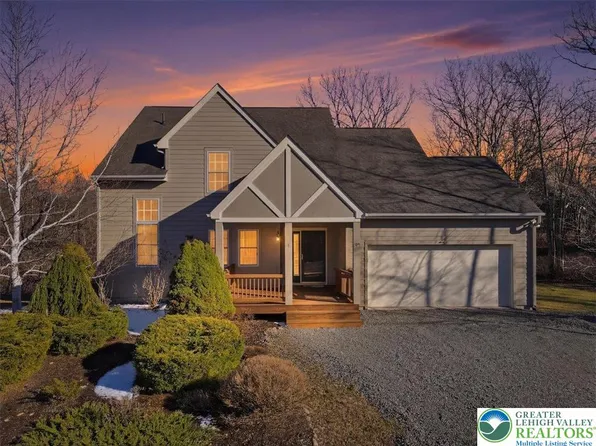 212 Wild Pines Dr, Pocono Pines, PA 18350