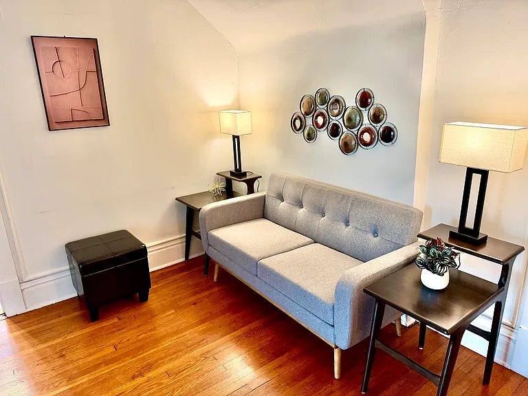 820 12th Ave #4 — Photo 3