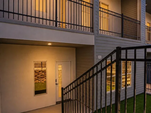 201 Desert Pass St, El Paso, TX