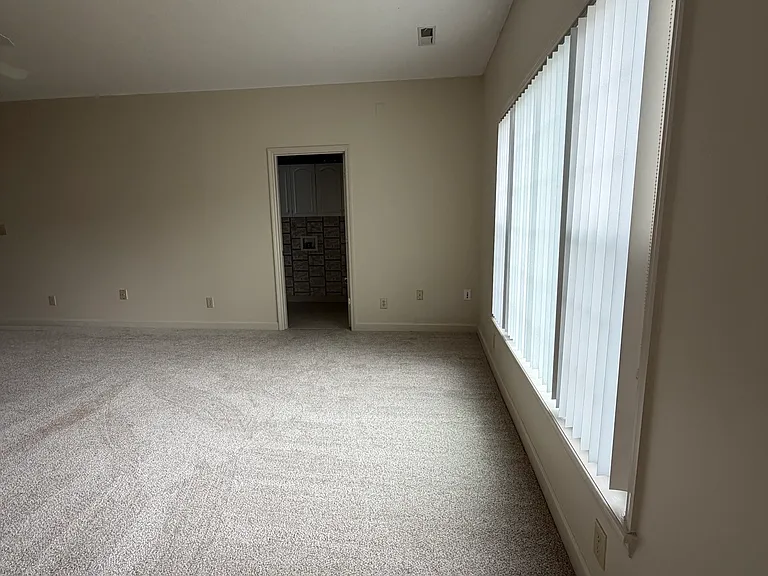 200 Willow Green Dr #B — Photo 12