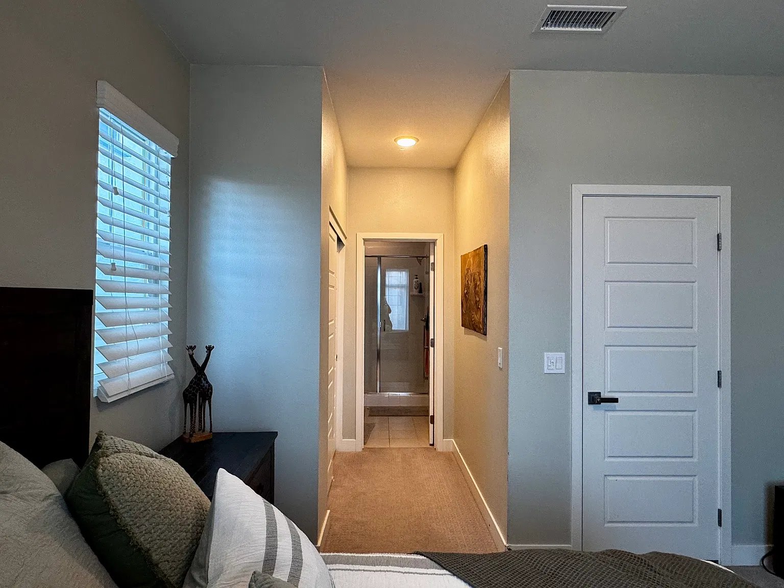 4 bed, 3398 sqft, $1,950 — Photo 3