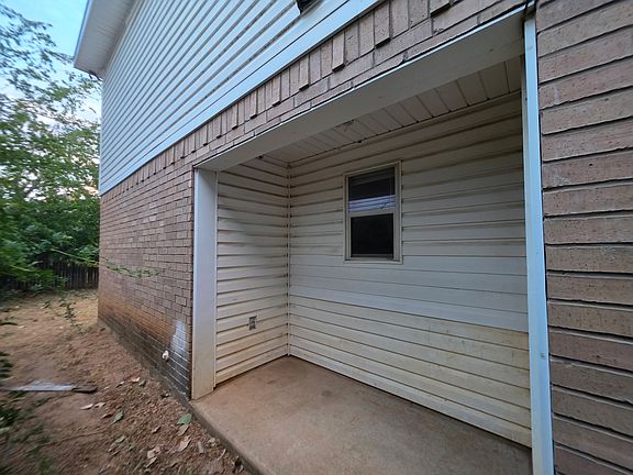 4th image of 1249 Village Garden Dr