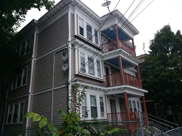 21 Wildwood St, Dorchester, MA 02124