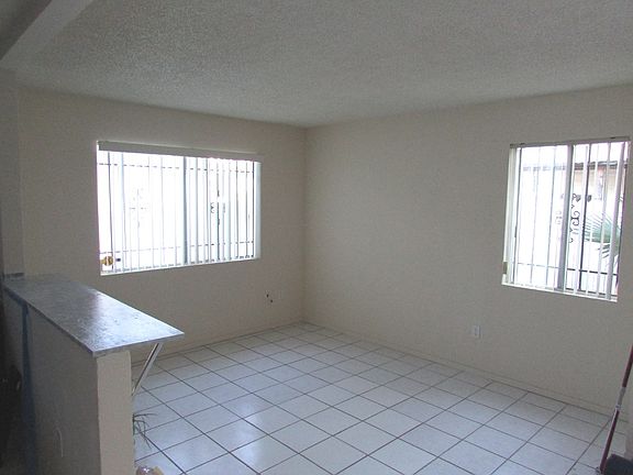 4th image of 4234 1/2 41st St