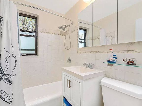 5th image of 14017 84th Dr APT 7G