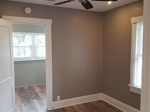 4th image of 1118 1/2 23rd Ave NE #1/2