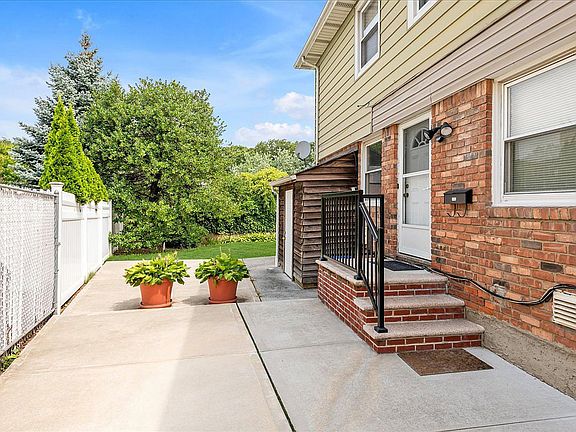 2nd image of 21415 15th Ave #1