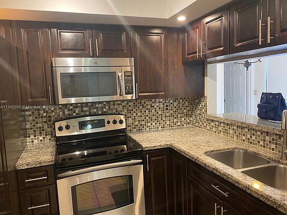 3rd image of 3611 SW 117th Ave #10-303