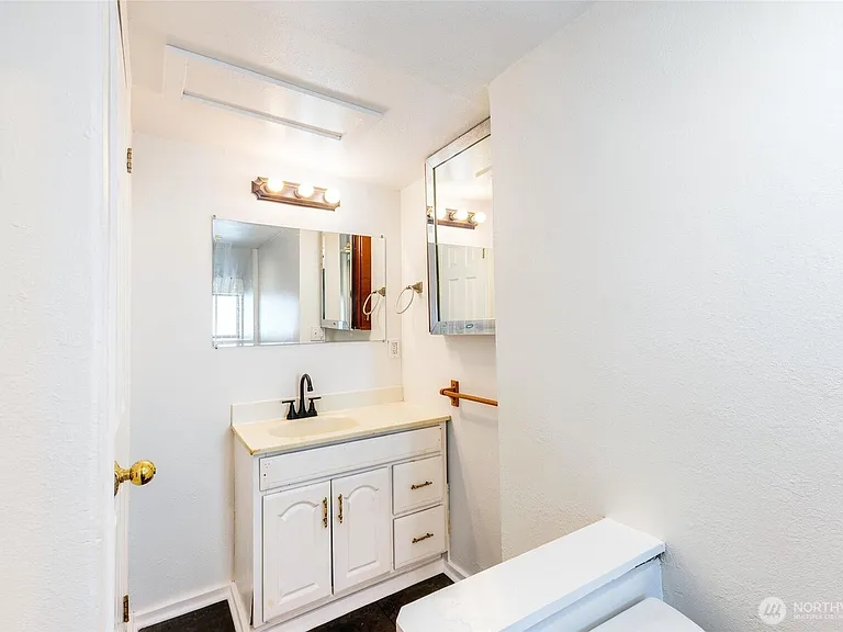 1102 N Sheridan Ave #B — Photo 1