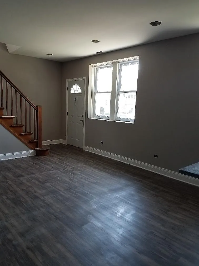 5257 S Parkside Ave — Photo 2
