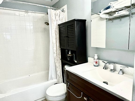 4th image of 602 Mulford St APT 1C