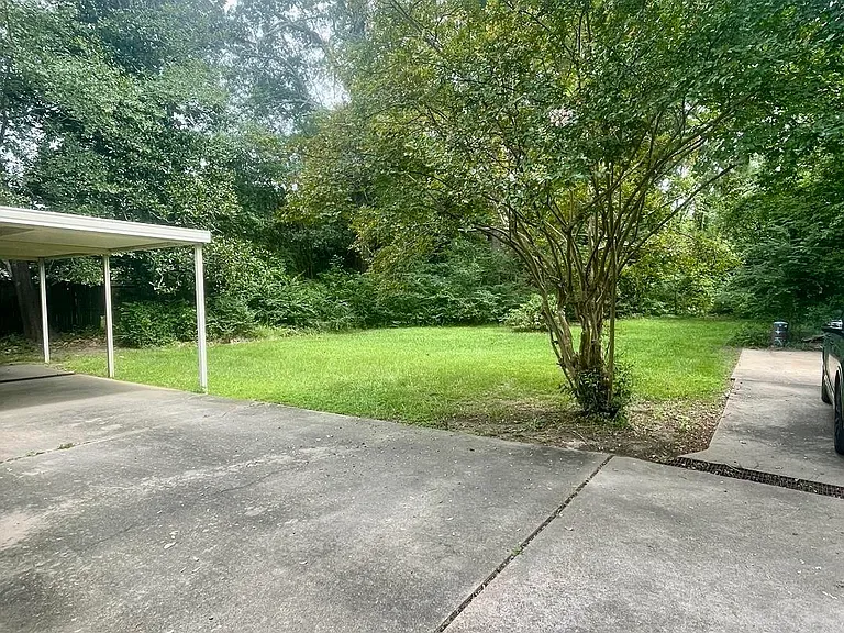 3304 Victory Dr — Photo 13