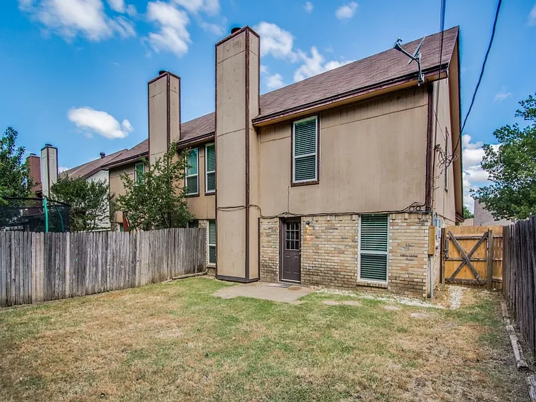 7716-7718 Sable Ln — Photo 26