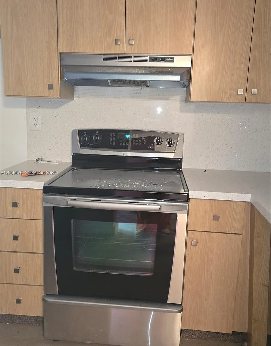 Miramar Club Condominium — Photo 2
