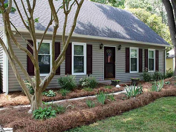 3rd image of 200 Woodview Dr