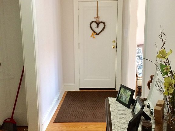 4th image of 5903 N Rockwell St #1