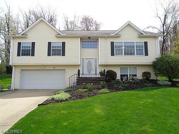 2nd image of 4932 Lindsey Ln