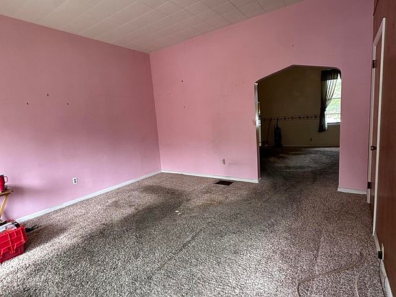5th image of 125 8th Ave