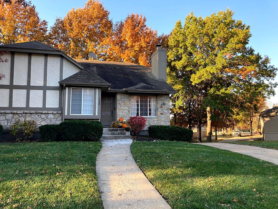1st image of 1228 NW Village Dr