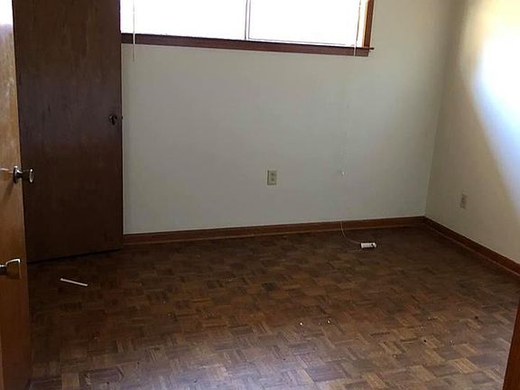 4th image of 3523 Clayphil Ave