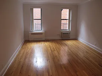 Rented by Metropolis Real Estate of Manhattan